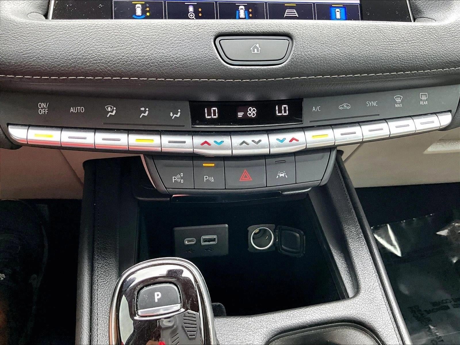 2022 Cadillac XT4 Premium Luxury