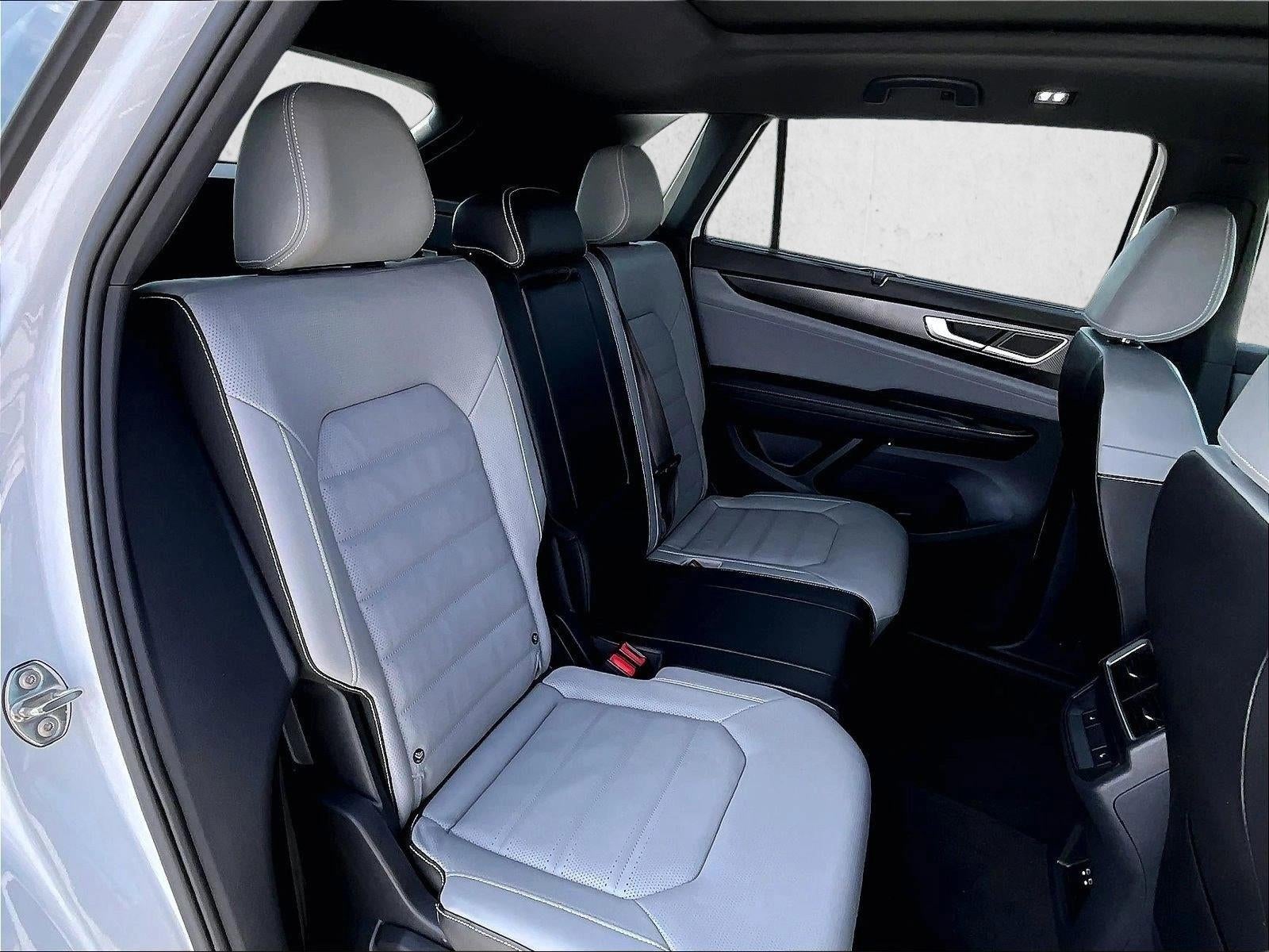 2024 Volkswagen Atlas Cross Sport 2.0T SEL R-Line