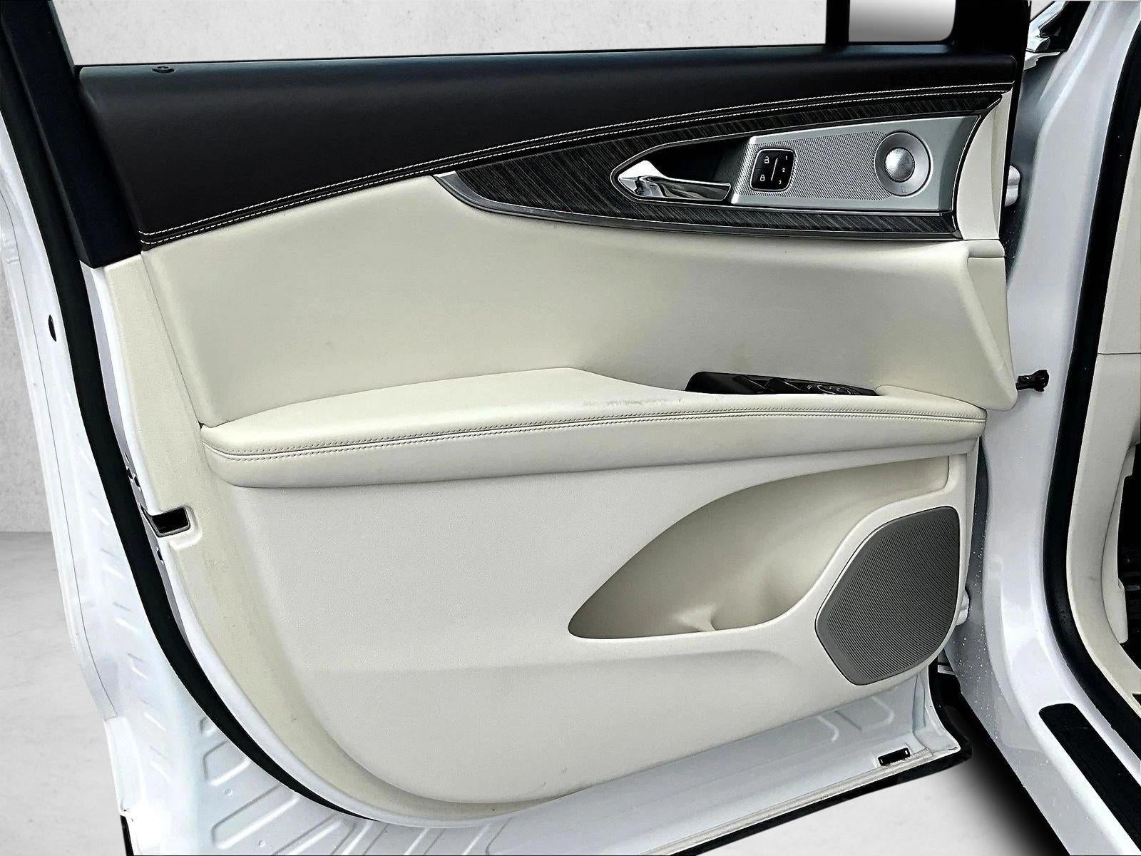 2019 Lincoln Nautilus Black Label