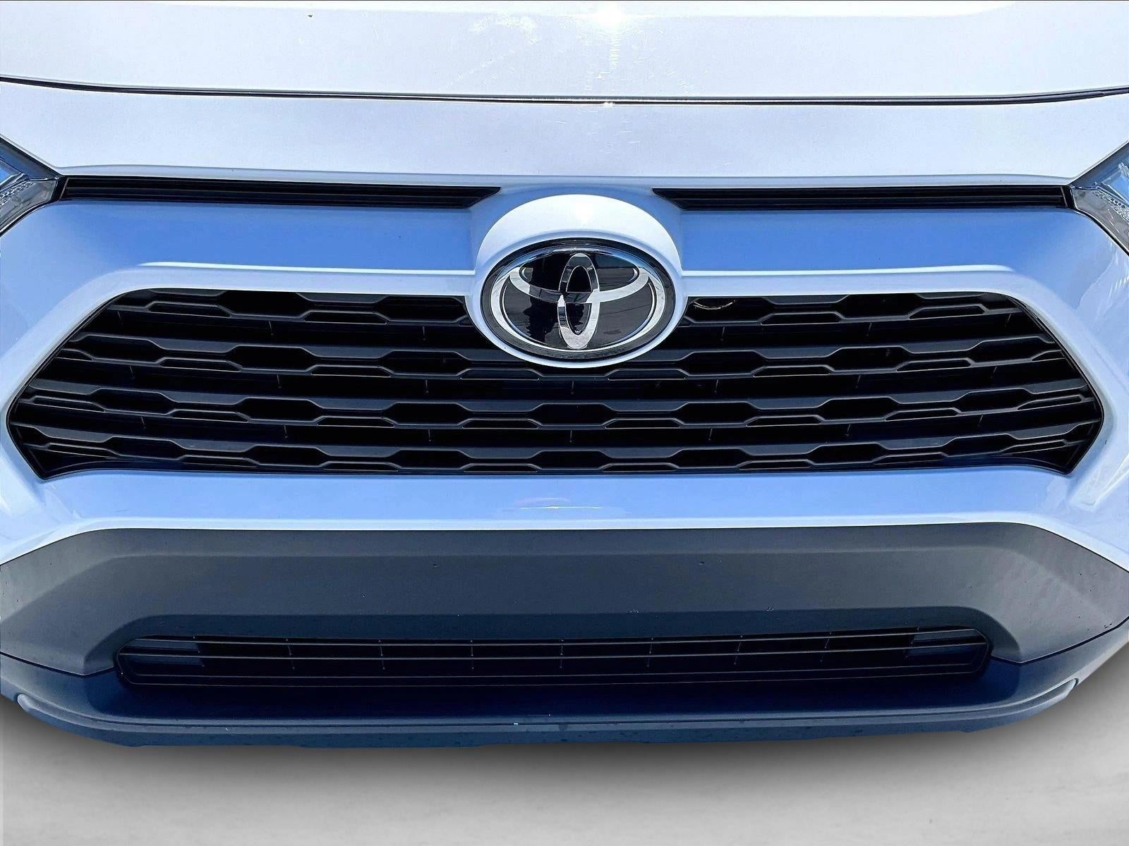 2023 Toyota RAV4 LE