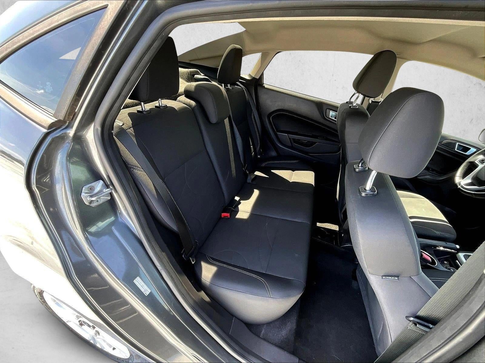 2016 Ford Fiesta SE