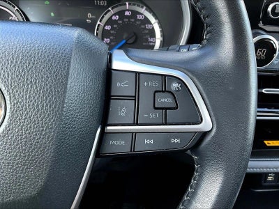 2024 Toyota Highlander Hybrid XLE