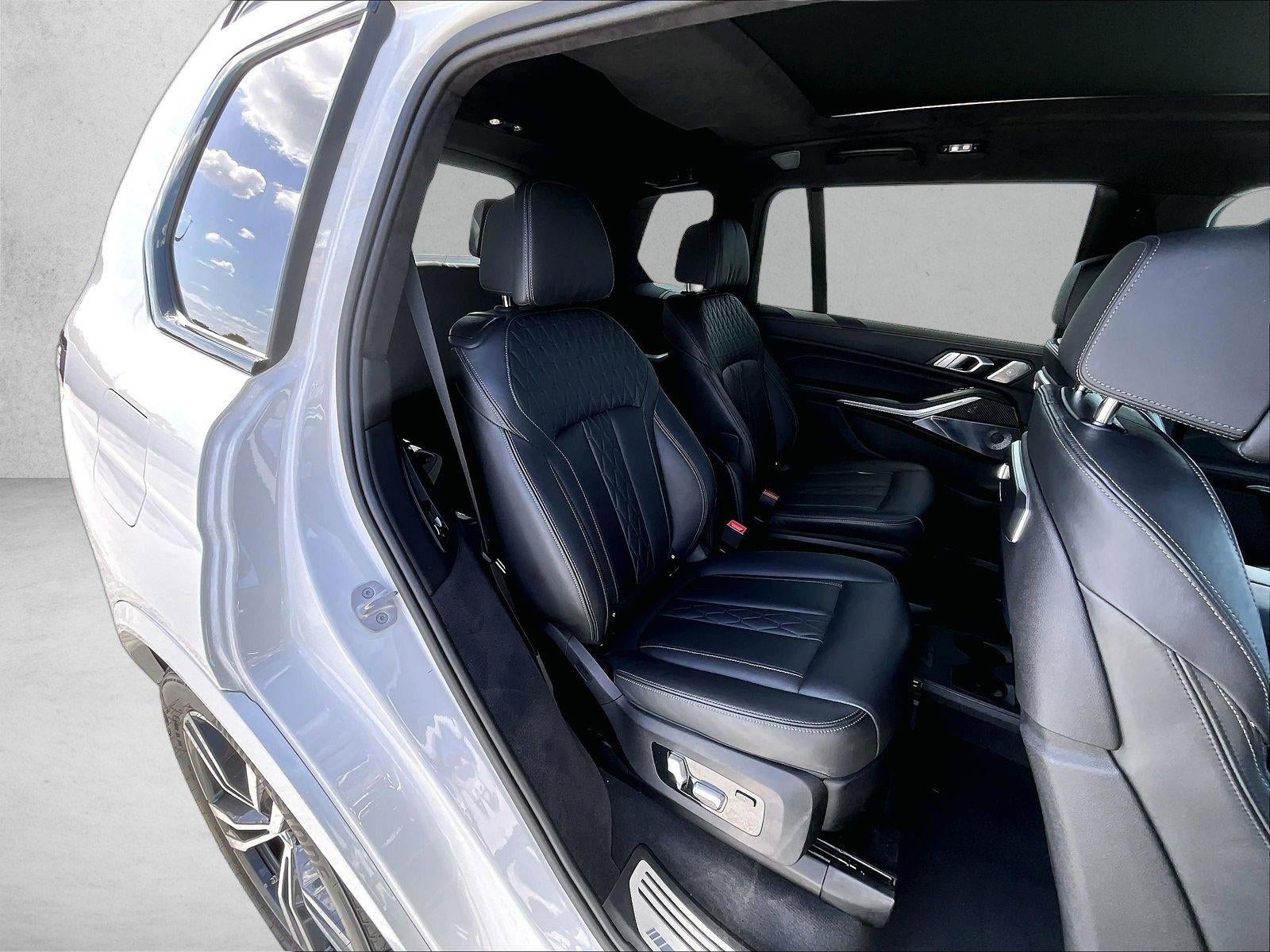 2025 BMW X7 M60i