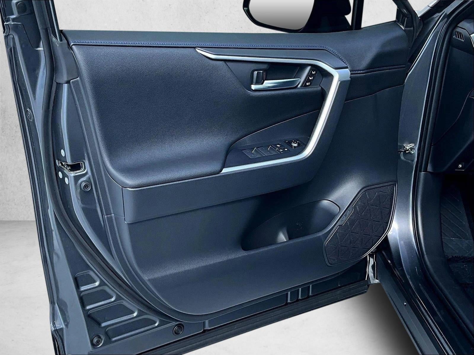 2025 Toyota RAV4 Hybrid XSE
