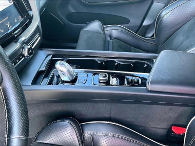 2019 Volvo XC60 R-Design