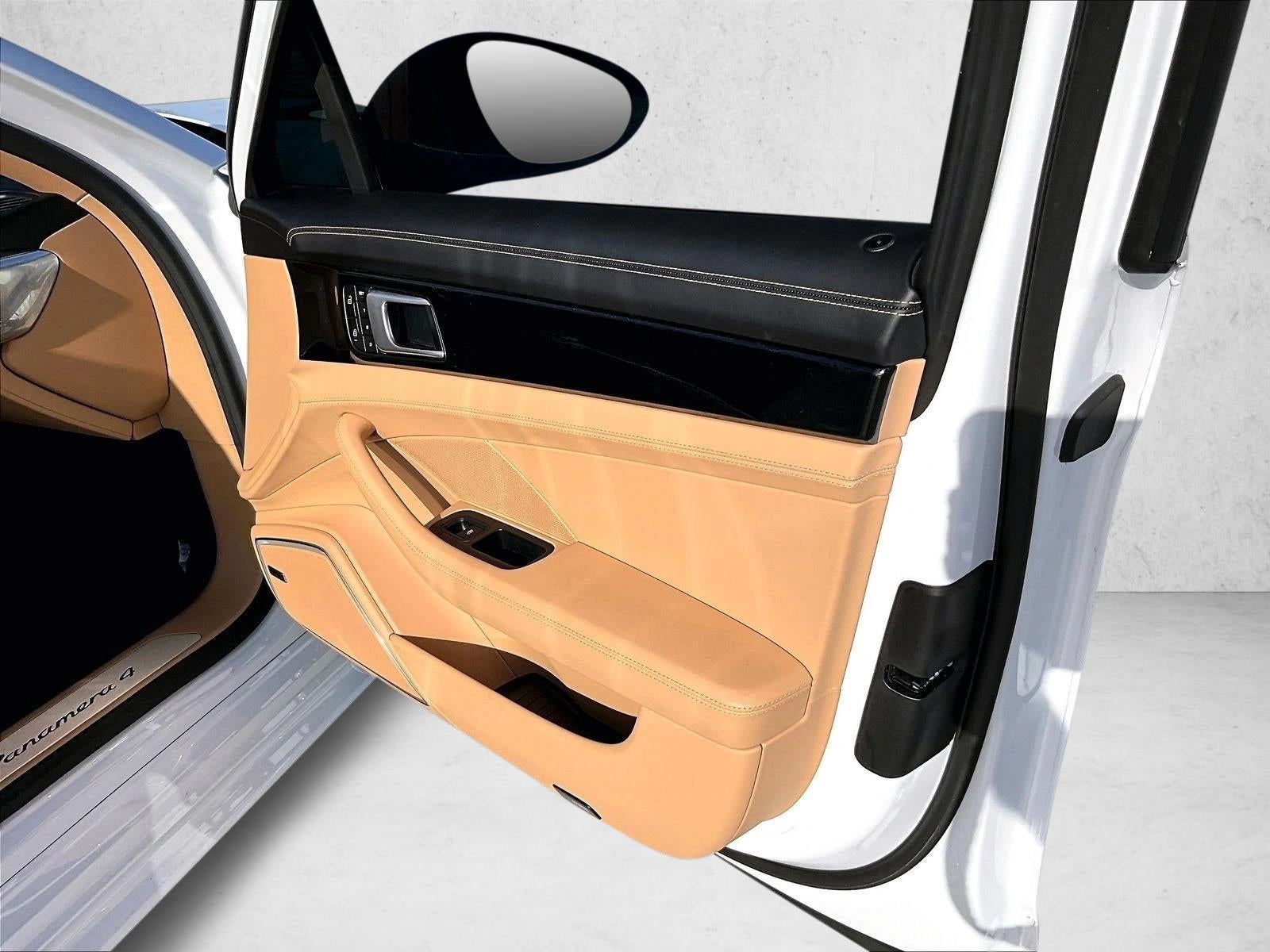 2023 Porsche Panamera Base