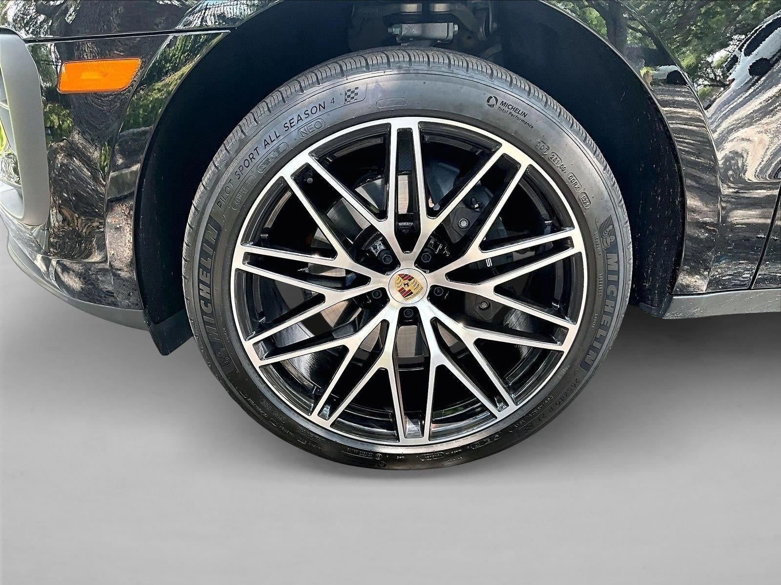 2024 Porsche Macan Base