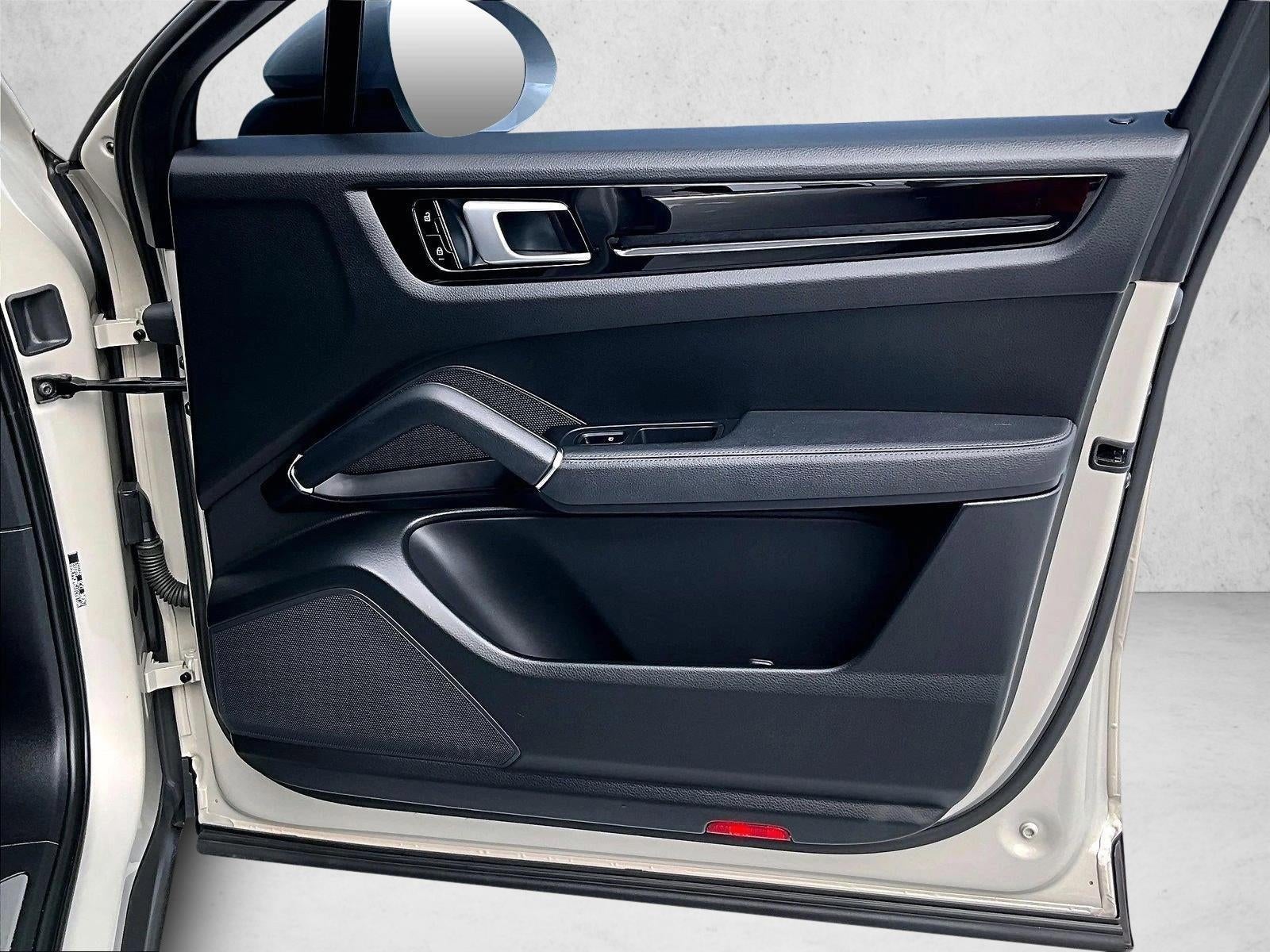 2021 Porsche Cayenne Base