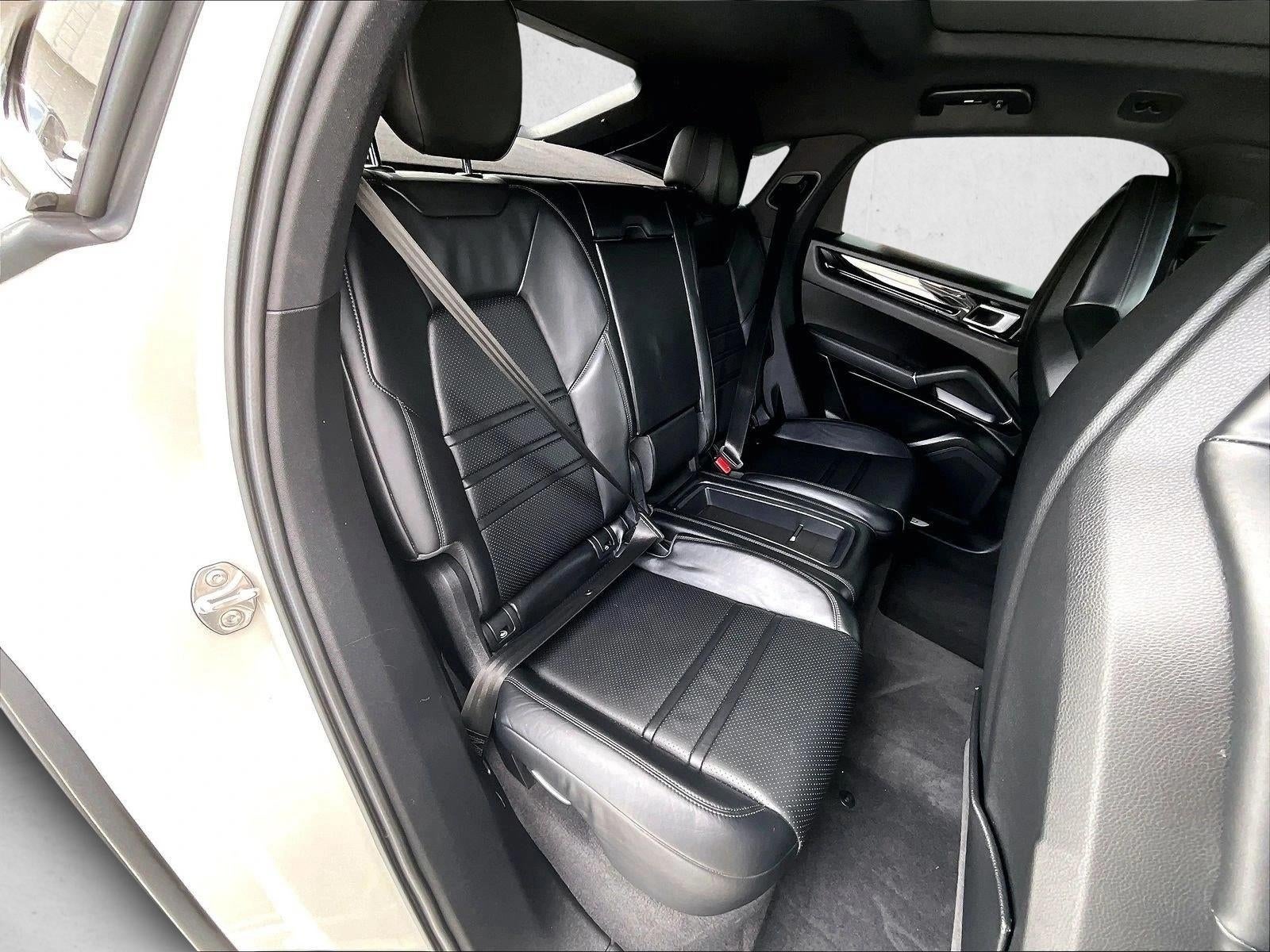 2021 Porsche Cayenne Base