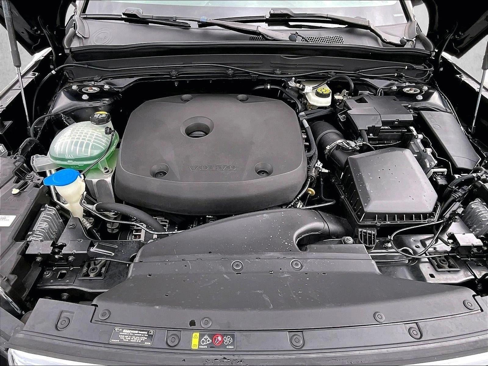 2021 Volvo XC40 Momentum