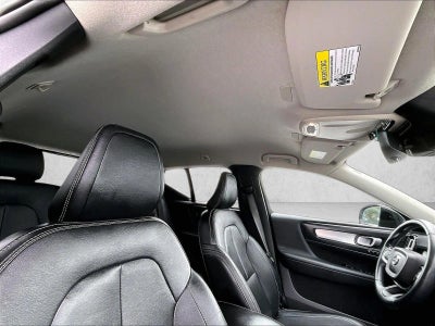 2021 Volvo XC40 Momentum