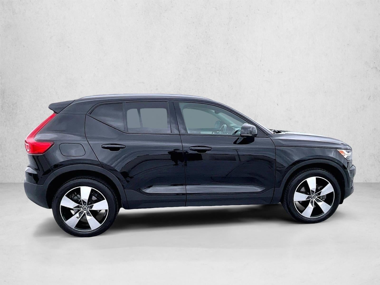 2021 Volvo XC40 Momentum