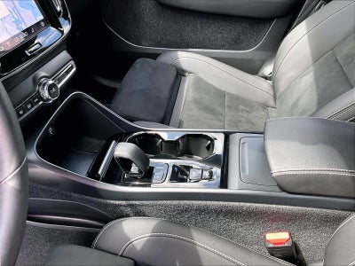 2024 Volvo XC40 Plus Dark Theme