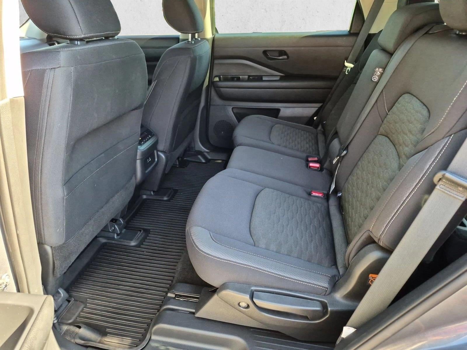 2023 Nissan Pathfinder SV FWD