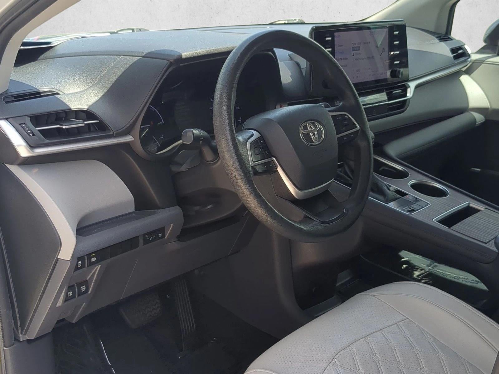 2021 Toyota Sienna LE