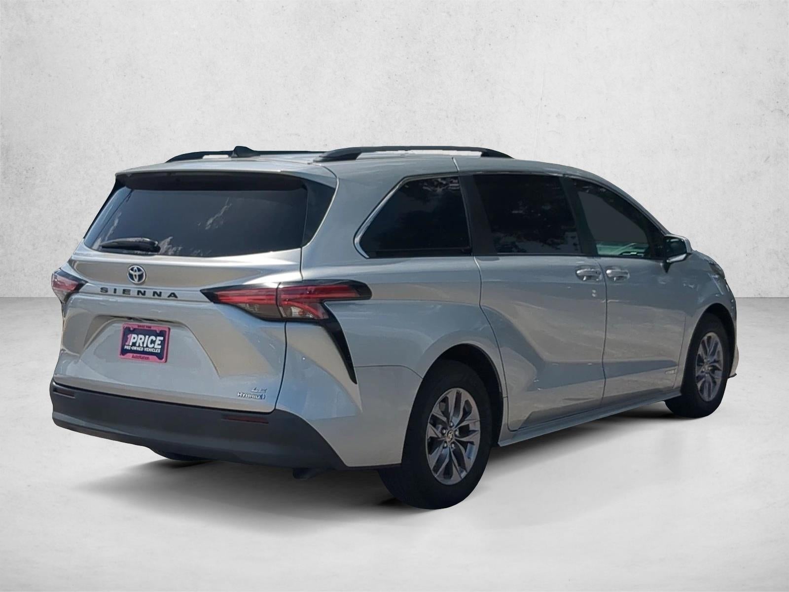 2021 Toyota Sienna LE