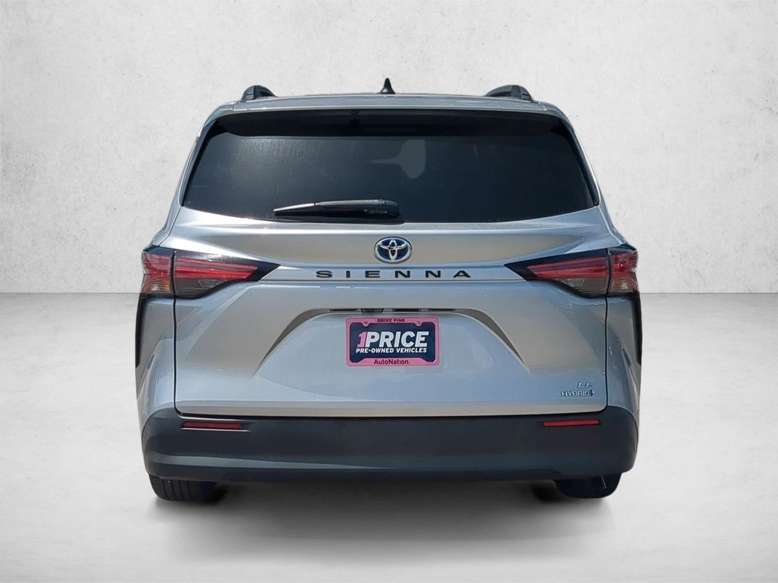 2021 Toyota Sienna LE