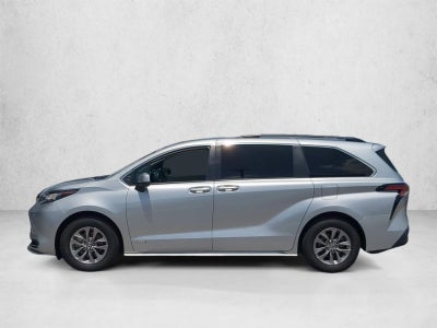 2021 Toyota Sienna LE