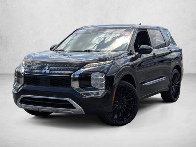 2022 Mitsubishi Outlander SE