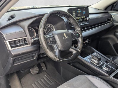 2022 Mitsubishi Outlander SE