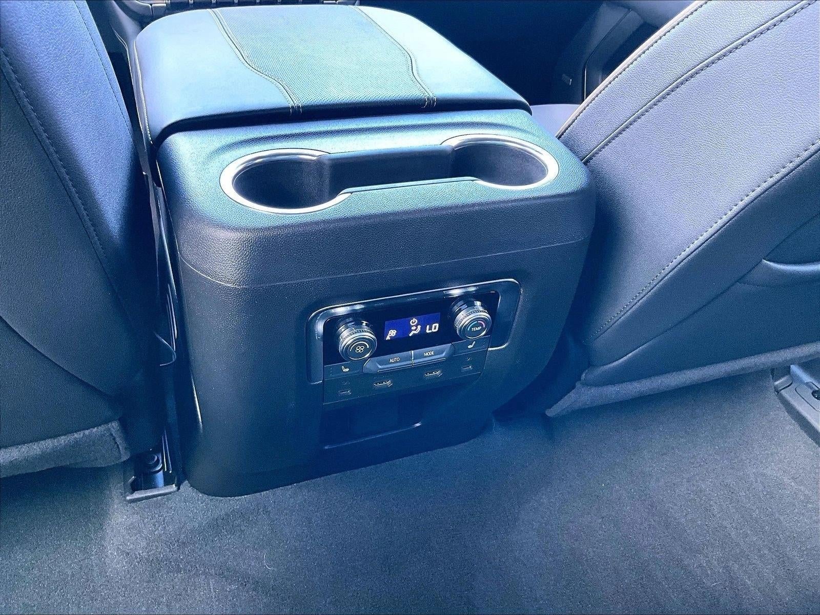 2025 GMC Yukon Elevation