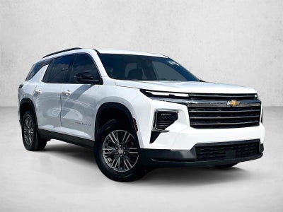 2025 Chevrolet Traverse LT