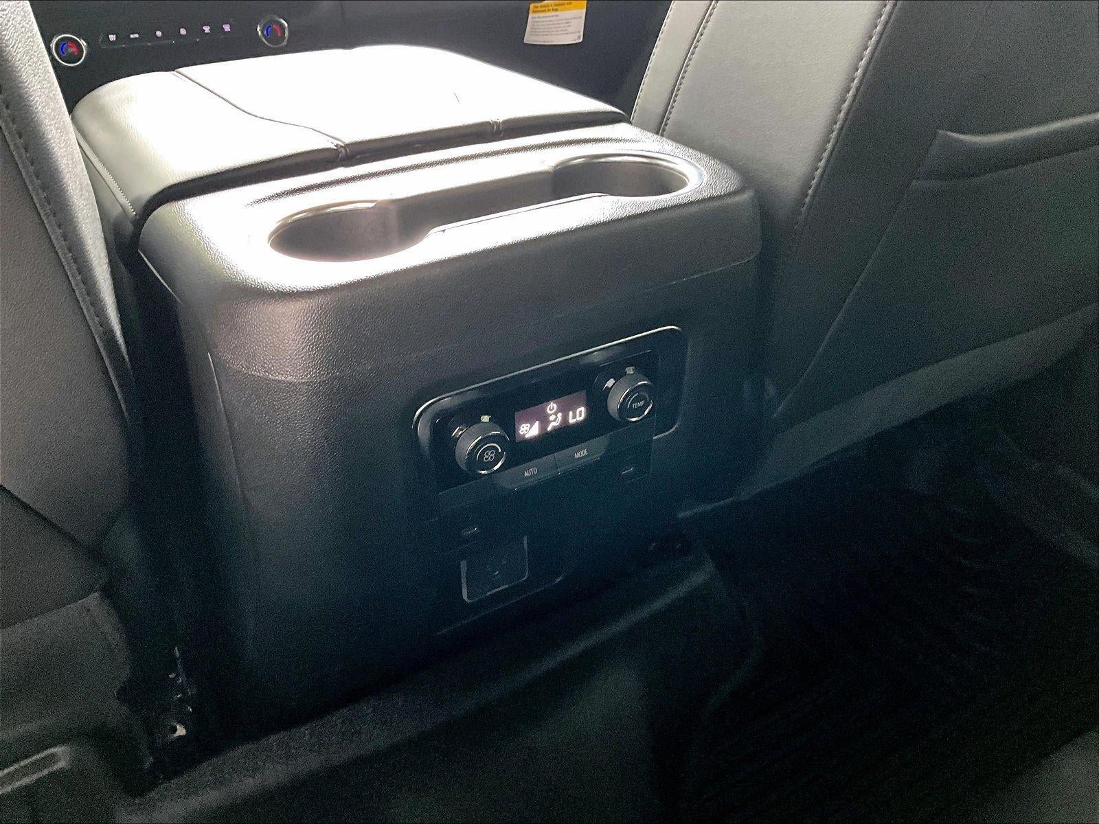 2025 Chevrolet Suburban LT