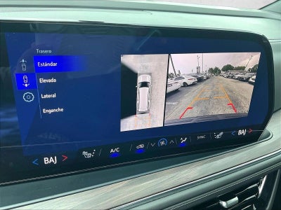 2025 Chevrolet Suburban LT