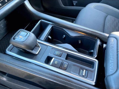 2024 Nissan Pathfinder SV FWD