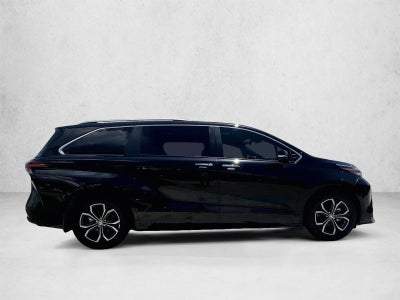 2025 Toyota Sienna Platinum