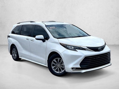 2024 Toyota Sienna XLE