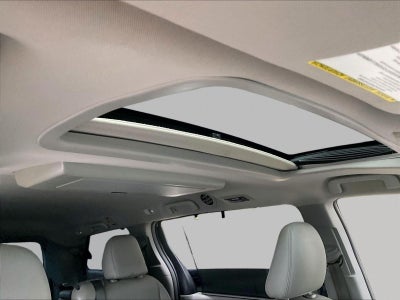 2017 Toyota Sienna XLE Auto Access Seat