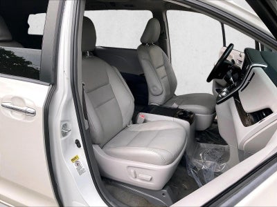 2017 Toyota Sienna XLE Auto Access Seat