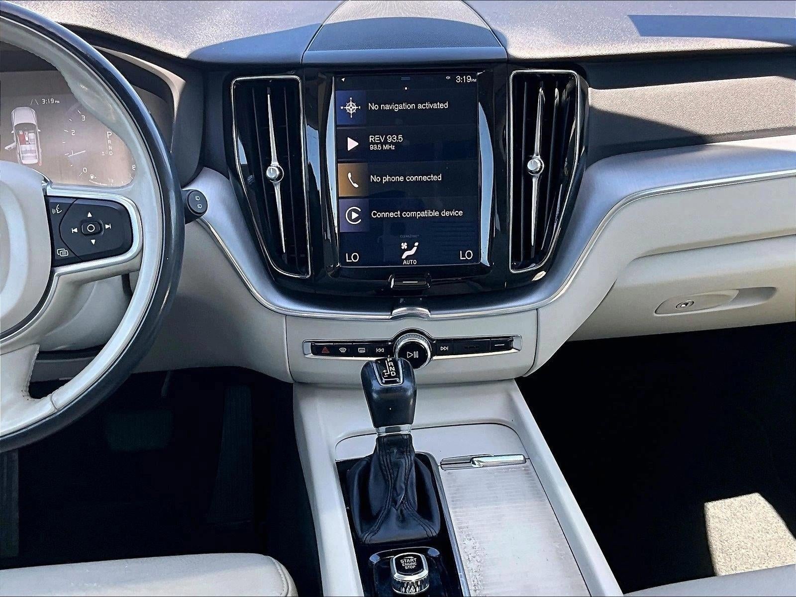 2020 Volvo XC60 T5 Momentum