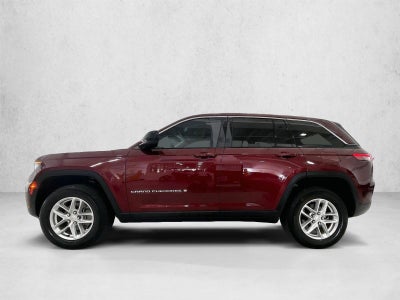 2023 Jeep Grand Cherokee Laredo 4x2