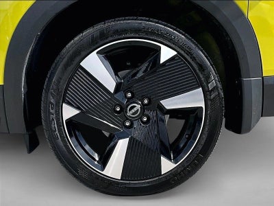 2025 Nissan Kicks SR FWD