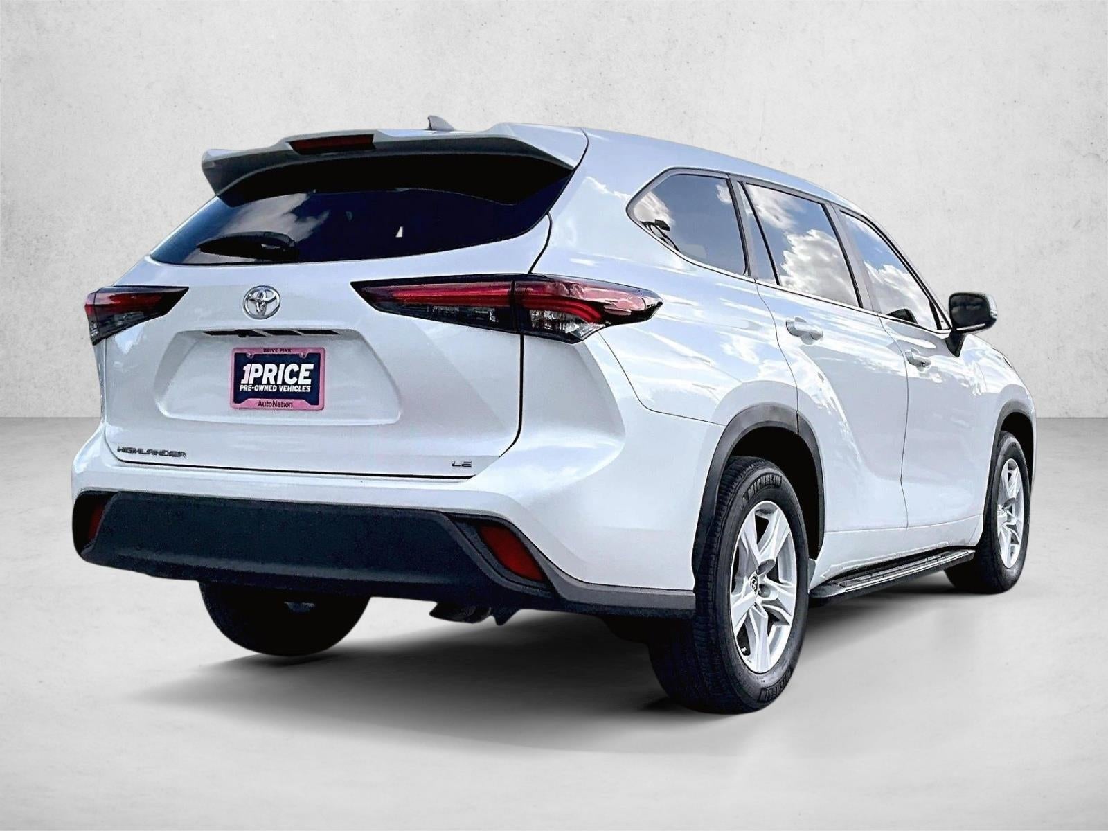 2024 Toyota Highlander LE