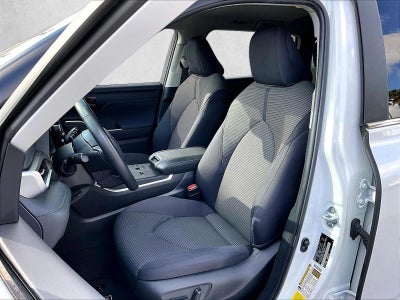 2024 Toyota Highlander LE