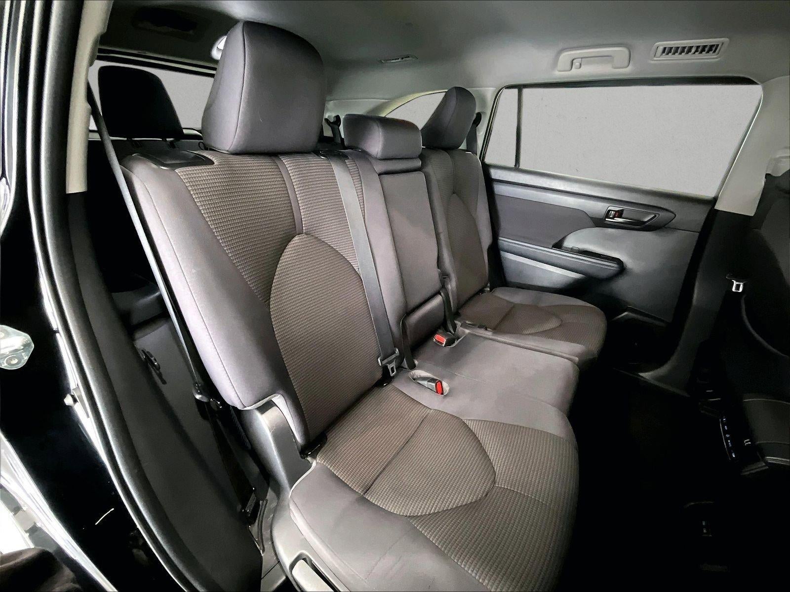 2022 Toyota Highlander LE