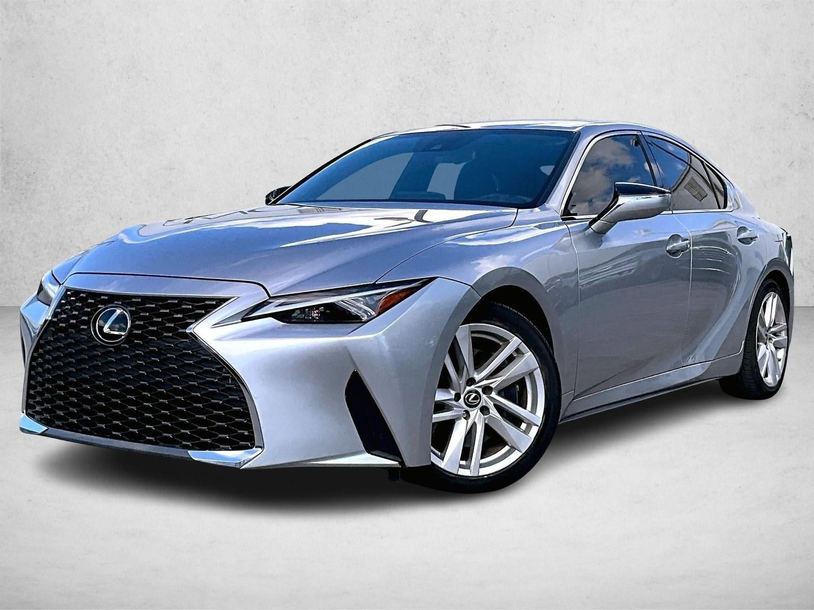 2022 Lexus IS 