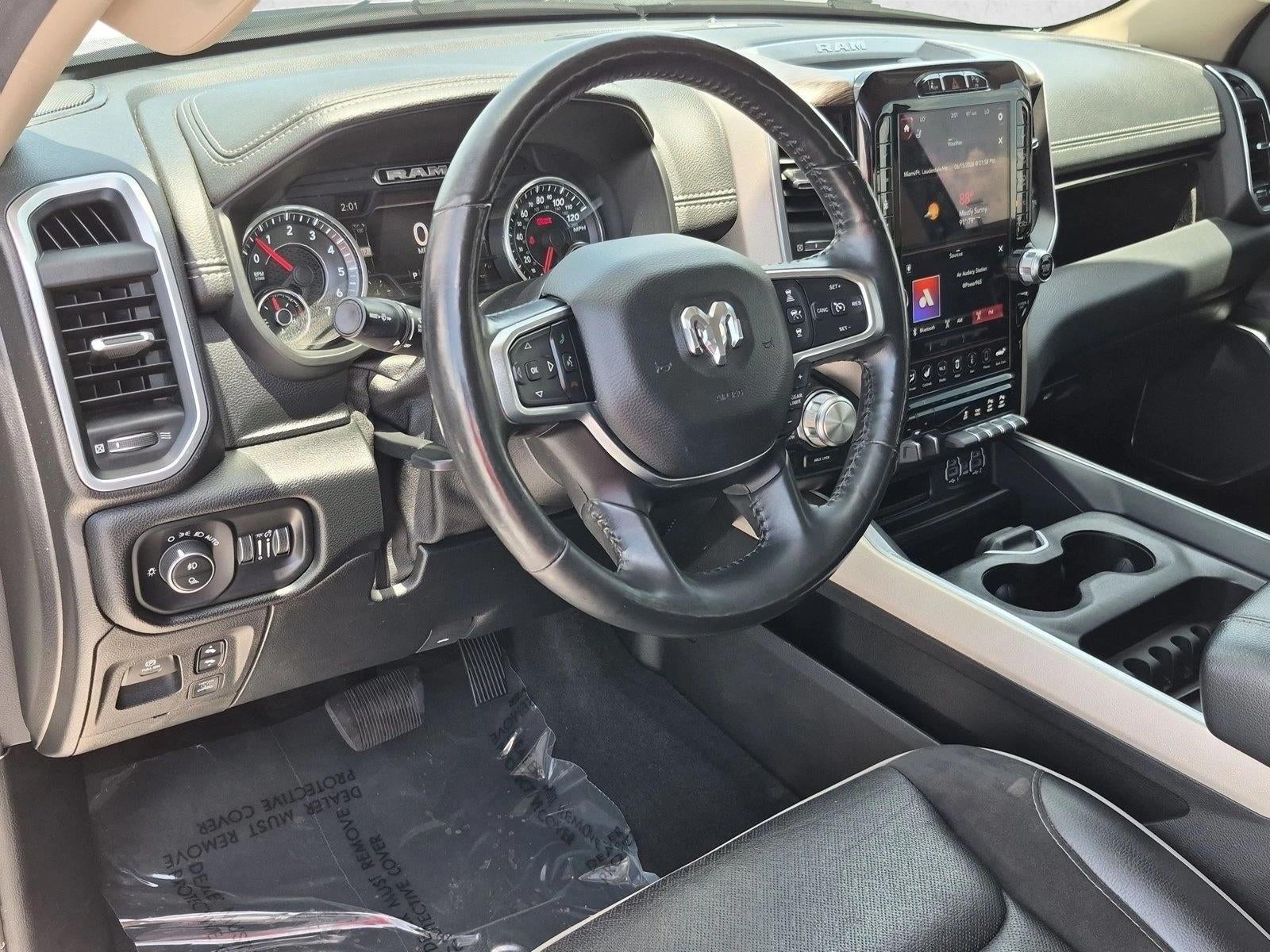 2020 RAM 1500 Laramie Crew Cab 4x4 5'7" Box