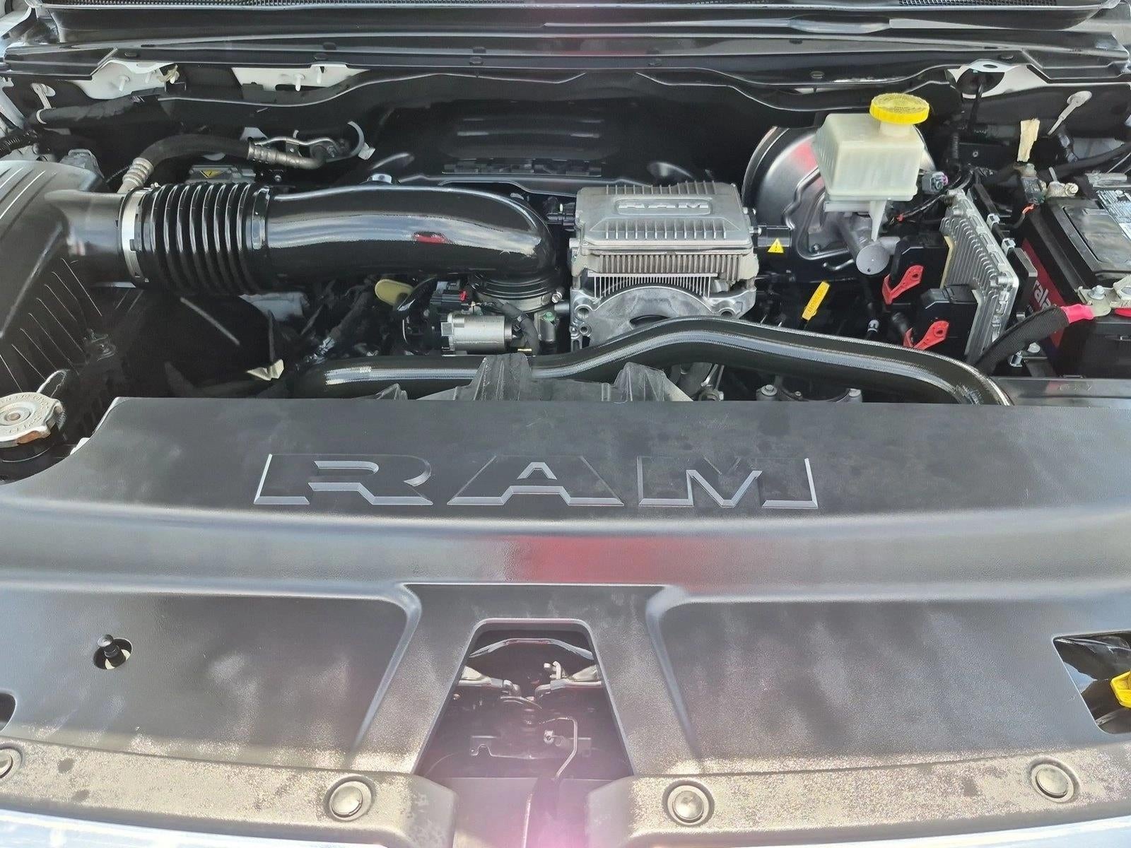 2020 RAM 1500 Laramie Crew Cab 4x4 5'7" Box