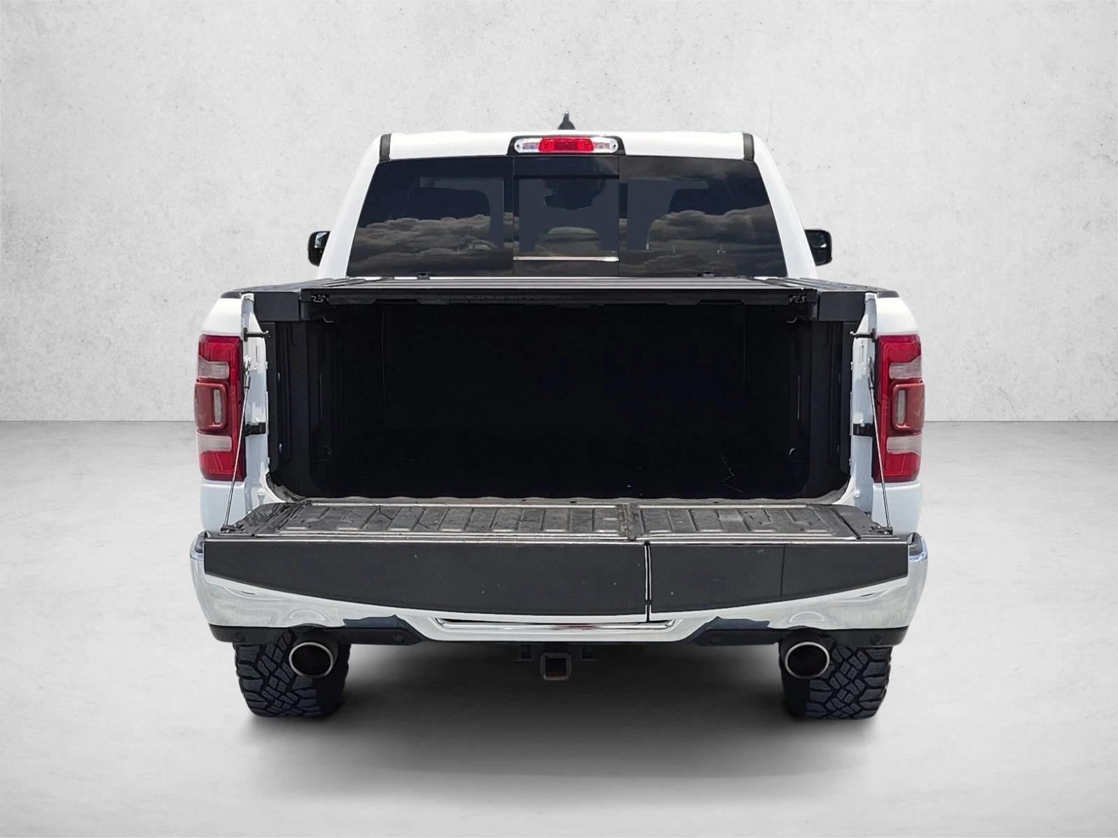 2020 RAM 1500 Laramie Crew Cab 4x4 5'7" Box