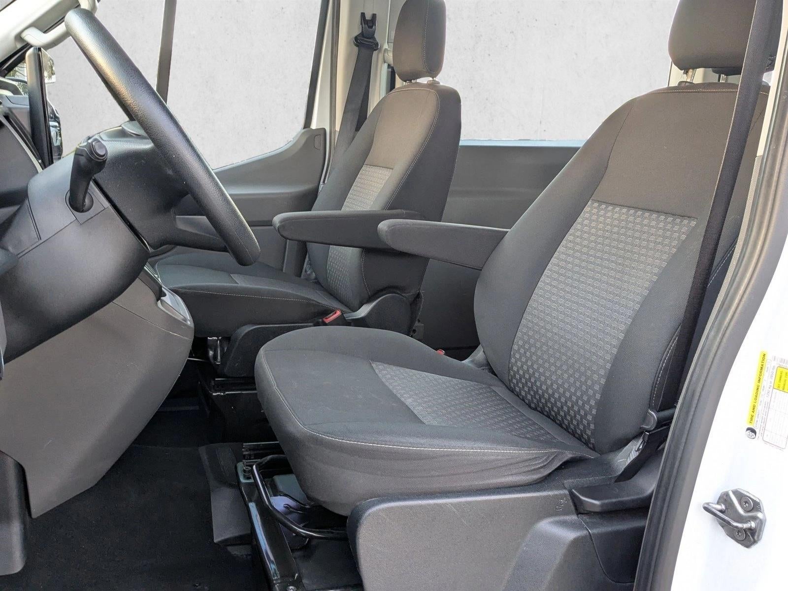 2022 Ford Transit Passenger Wagon XL