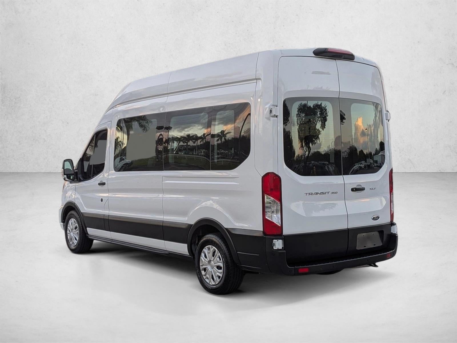 2022 Ford Transit Passenger Wagon XL