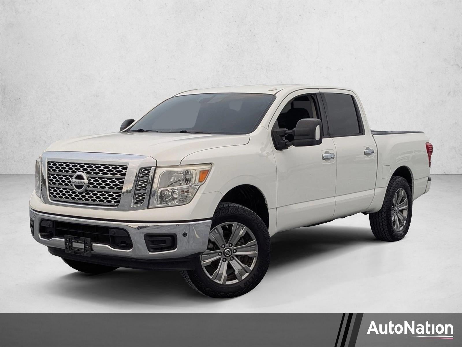 2018 Nissan TITAN SV