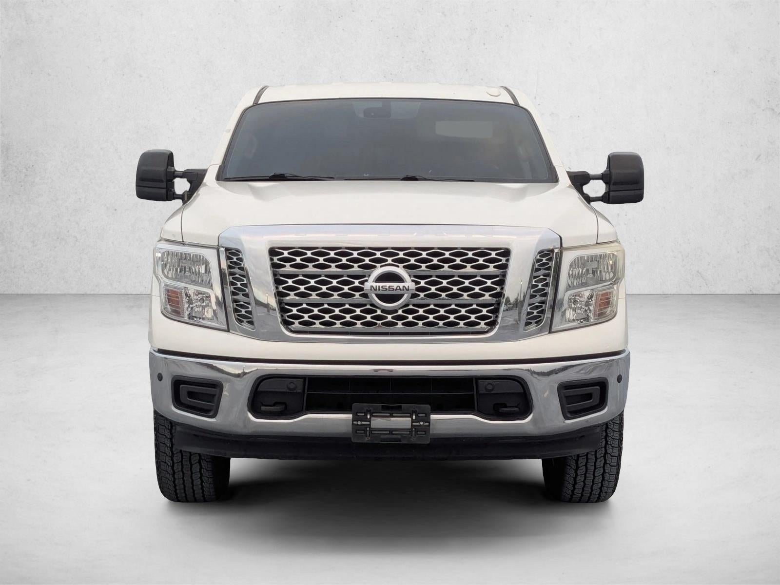 2018 Nissan TITAN SV
