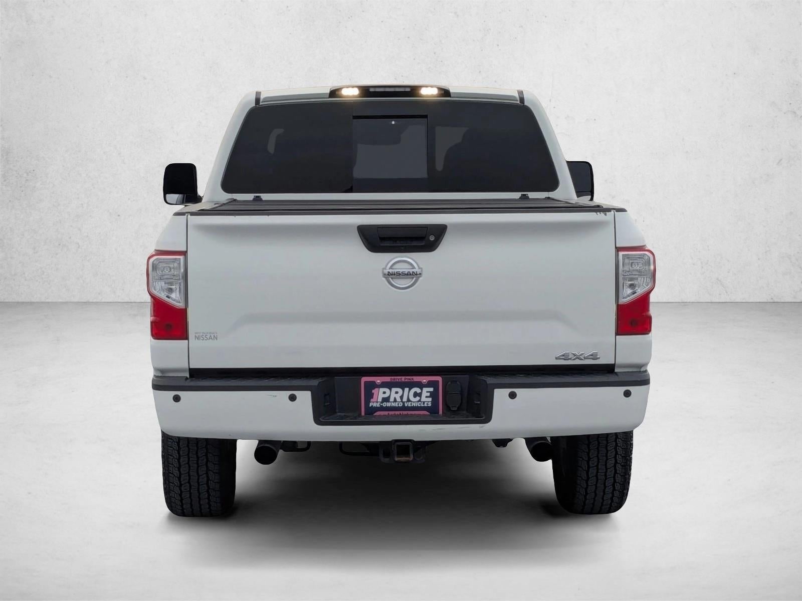 2018 Nissan TITAN SV