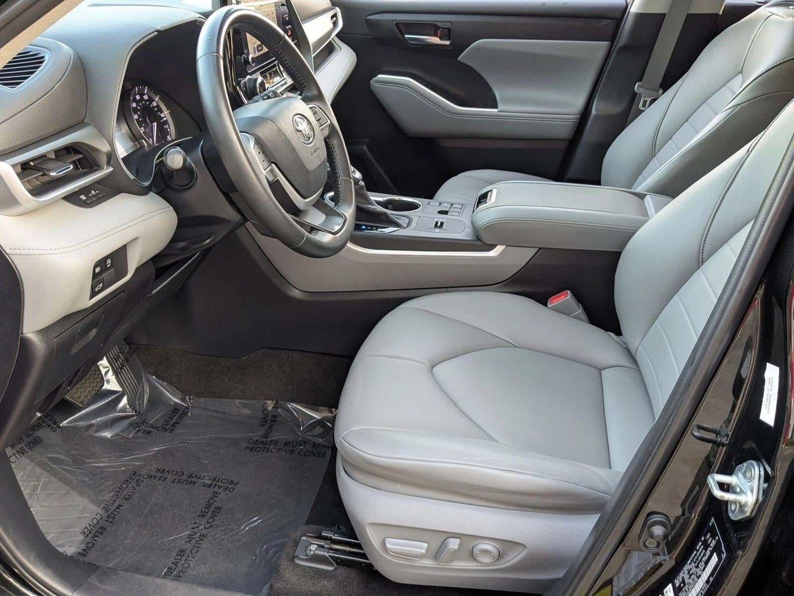 2023 Toyota Highlander Base