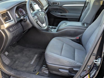 2019 Toyota Highlander LE